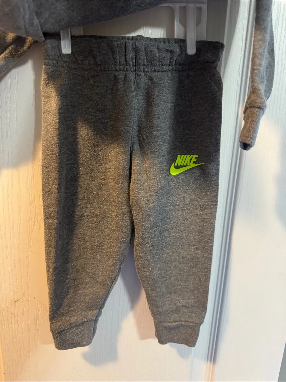 Nike Baby Boys 12M Gray Sweatshirt Jogger 2 Piece Set
